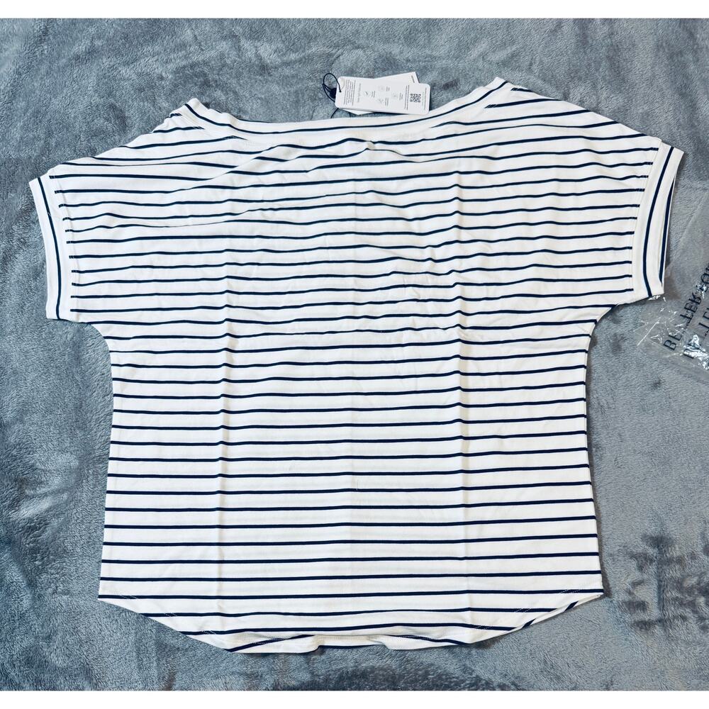 2/$30 NEW Universal Standard Size (00-0) Striped White Navy Blue Blouse Causal - Picture 1 of 10